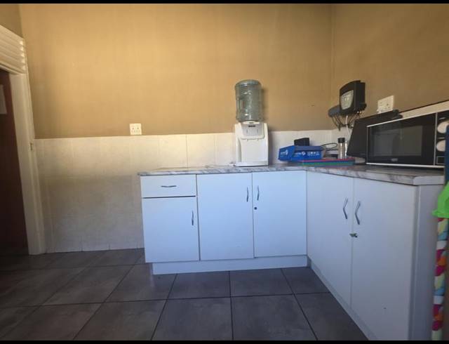 10 BEDROOM HOUSE FOR SALE IN BRACKENHURST